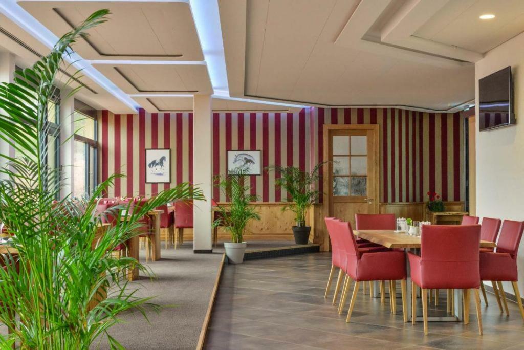 Hotel & Golfrestaurant Gut Wissmannshof Staufenberg  Ngoại thất bức ảnh